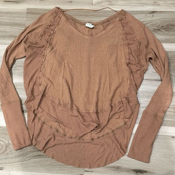 Free People We The Free Tan Thermal Oversized Top Women’s Medium - Picture 1 of 4